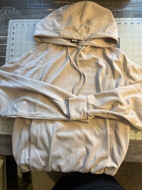 Athleta Light Beige/Cream Cozy Pullover Hoodie